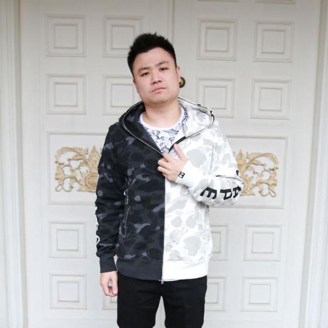 Hans Christian Kembangkan Kanal The Jooomers dengan 1 Juta Subscribers