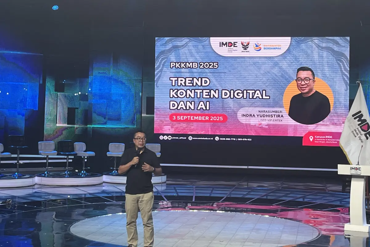 CEO Visual Indomedia Produksi (VIP) EMTEK Group Indra Yudhistira  di Studio 5 Indonesia, Jalan Damai, Daan Mogot, Jakarta Barat, Rabu (3/9/2025) (Liputan6.com/Muhammad Radityo Priyasmoro)