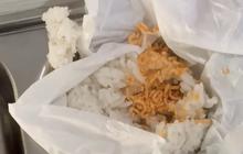 Dapat Makan Bergizi Gratis Siswa Tak Mau Makan Ayam, Pilih Campur Nasi dengan Mie Kremes
