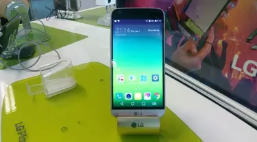 Tekno Liputan6.com berkesempatan untuk hands-on LG G5 SE yang dipamerkan oleh LG Indonesia dalam sesi khusus di Jakarta.