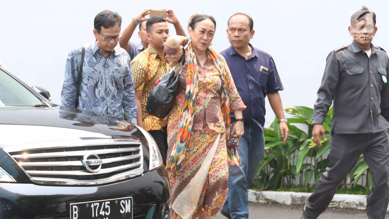 Sukmawati Soekarnoputri Temui Ketua MUI