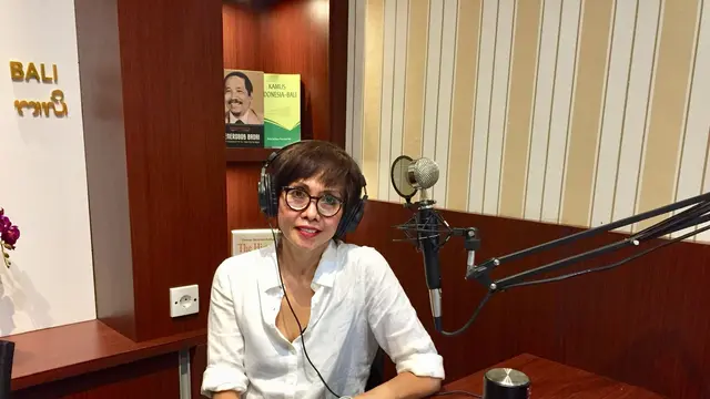 Oka Rusmini Dalam Diskusi di Balai Bahasa Bali