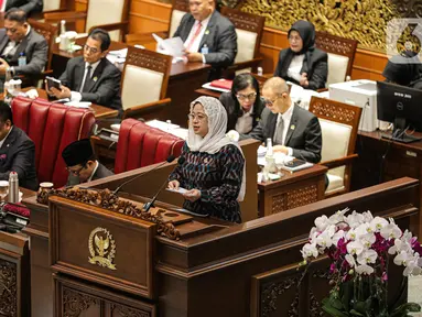 Ketua DPR Puan Maharani menyampaikan pidato saat rapat paripurna di Kompleks Parlemen, Senayan, Jakarta, Kamis (13/7/2023). (Liputan6.com/Faizal Fanani)