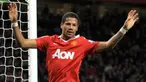 Nama Tiago Manuel Dias Correia atau dikenal Bebe sempat menggemparkan publik Old Trafford di tahun 2010. Direkrut langsung oleh Sir Alex Ferguson, Bebe digadang-gadang akan menjadi pemain bintang. Sayangnya, ia gagal tampil baik dan harus terbuang dari Manchester United. (AFP/Andrew Yates)