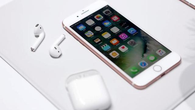 20160913 Demi Mendapatkan iPhone 7, Warga Rela Menginap Mendirikan Tenda