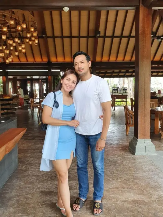 Terlepas dari itu, sosok Rara Wiritanaya kerap bikin salfok netizen. Pasalnya parasnya terlihat sangat cantik dan memesona. [foto:Instagram/rara.wiritanaya]