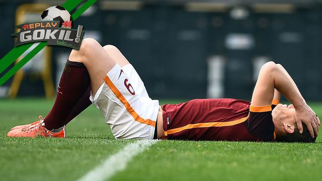 Video aksi para striker yang gagal manfaatkan peluang untuk cetak gol di depan mata.