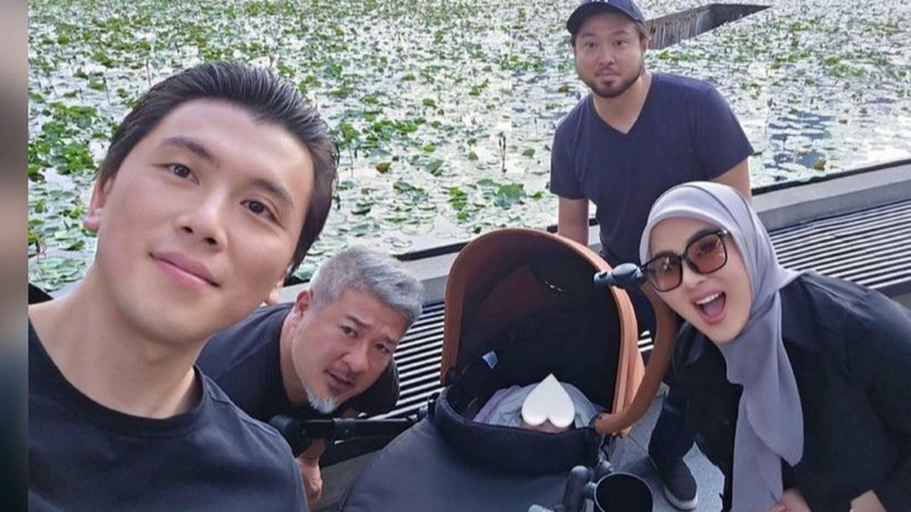 Potret Terbaru Princess R Anak Syahrini yang Masuki Usia 3 Bulan, Diajak Jalan-jalan Nikmati Keindahan Singapura