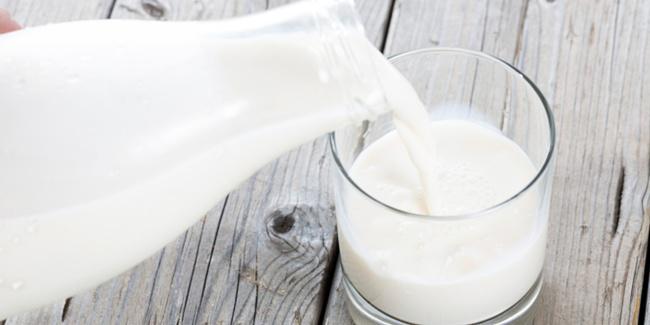 Susu kental manis tak sama dengan susu asli./ copyright Shutterstock.com