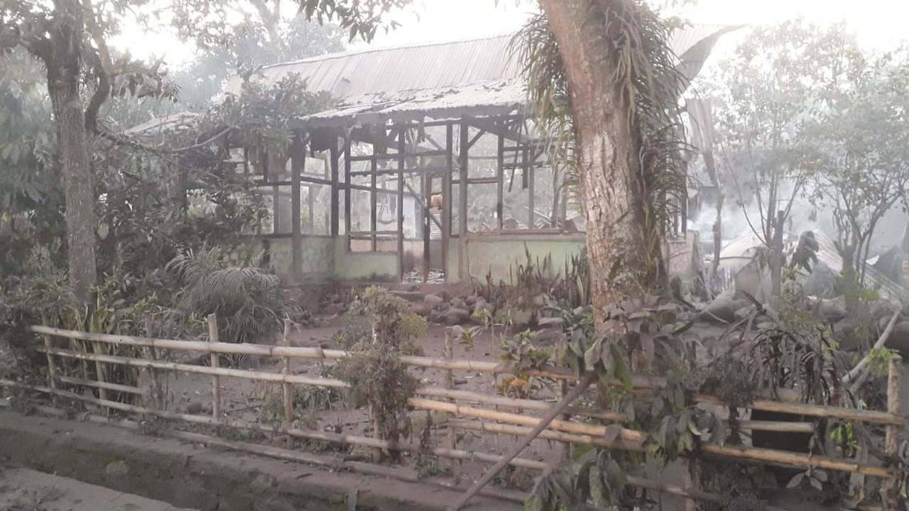25 Sekolah dan 2.384 Rumah Rusak Dampak Letusan Gunung Lewotobi Laki-Laki