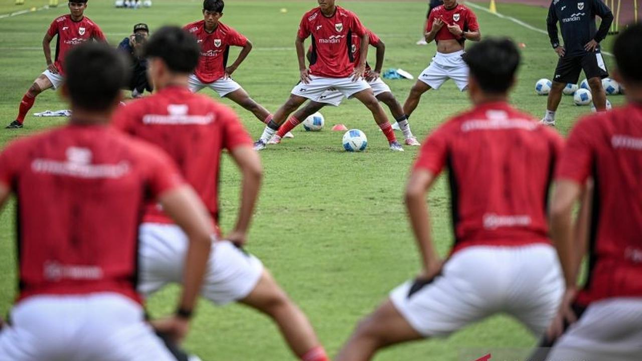 Erick Thohir Lepas Timnas U-17 Indonesia ke Piala Dunia U-17 2025: Misi Berat di Grup H Bersama Brasil!