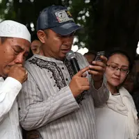 Yanni Libels dimakamkan di TPU Tanah Kusir