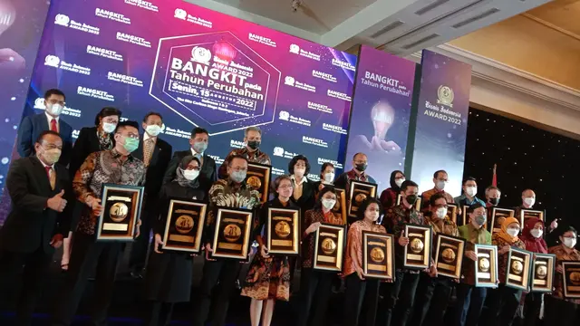 PT Surya Citra Media Televisi Tbk (SCMA) meraih penghargaan di ajang Bisnis Indonesia Award (BIA) 2022 untuk kategori Media dan Hiburan, Senin (15/8/2022).