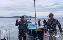 Kodaeral IX Ambon Sukses Evakuasi Kapal Nelayan Maluku yang Rusak Mesin