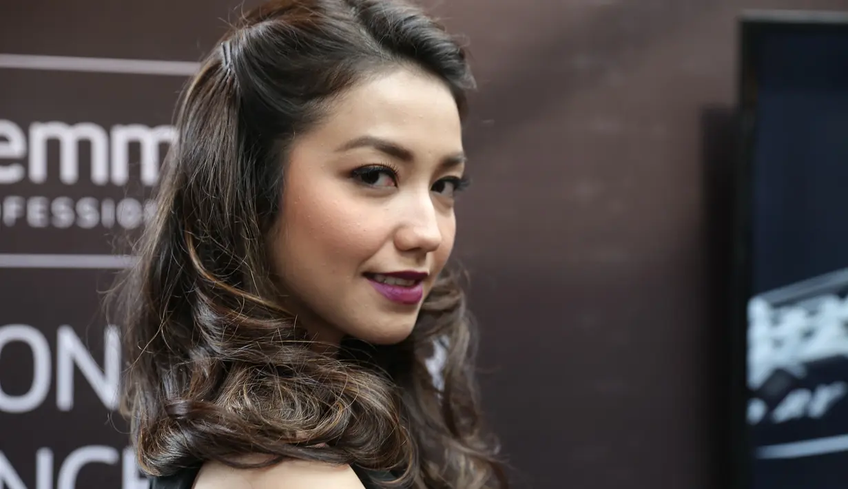 Pesinetron cantik Velove Vexia memiliki hobi olahraga yang memacu andrenalin. Sejak beberapa tahun belakangan ini, disela kesibukannya, ia selalu menyempatkannya. (Galih W. Satria/Bintang.com)