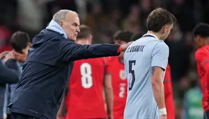 Manuel Ugarte Dipastikan Mengalami Cedera Ligamen Lutut