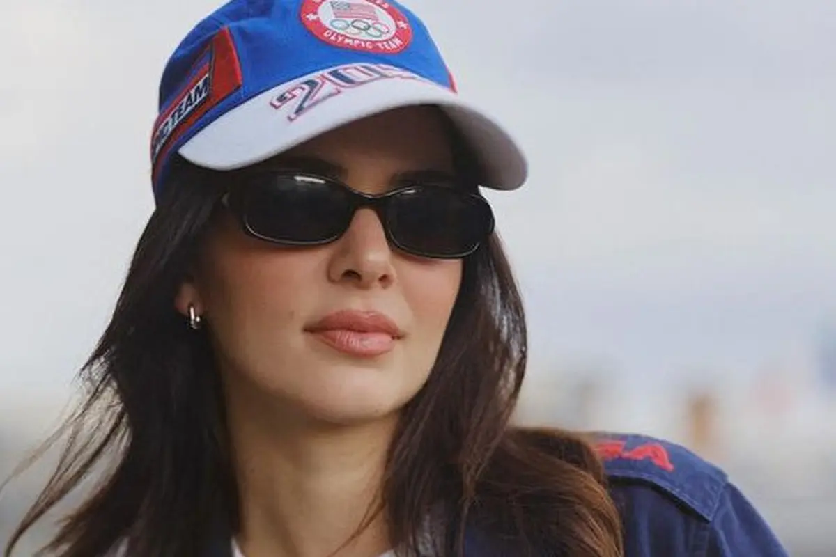 Gaya Kendall Jenner saat hadir di Olimpiade 2024 Paris