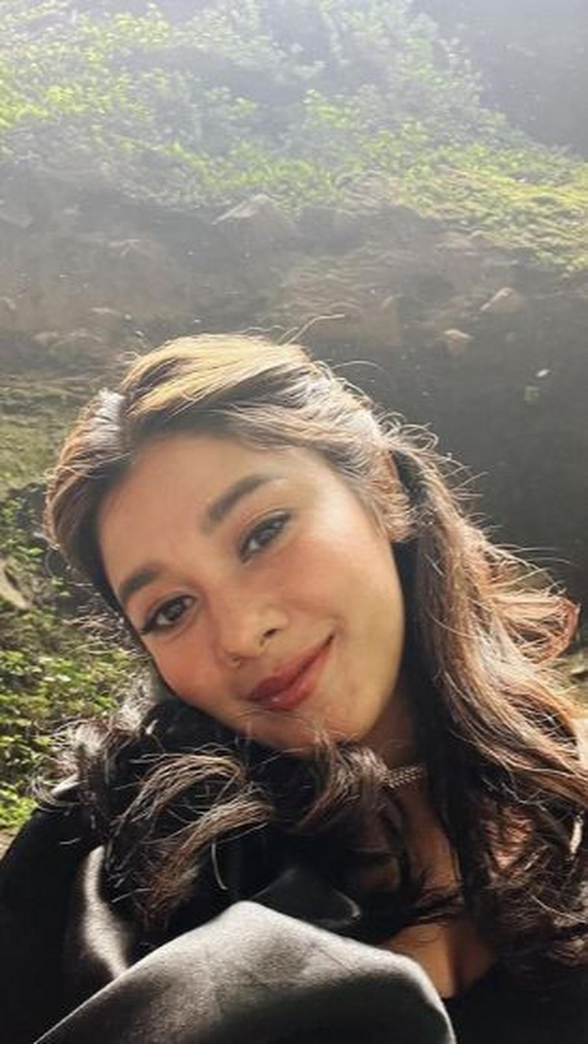 Setelah menjajal pengalaman sebagai bintang video klip, Nay kemudian kembali ke zona nyamannya sebagi pesinetron. Ia terlibat setidaknya 13 judul tayangan pasca jadi 'Isabella'.