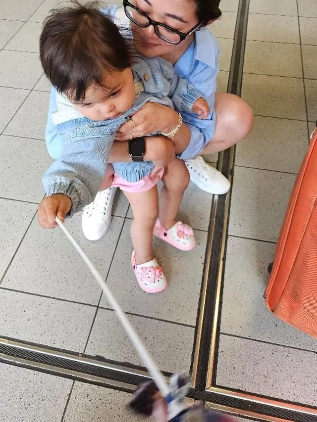7 Potret Gisela Cindy Waktu Momong Nova, Sayang Banget dengan Keponakan