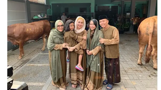 6 Momen Menarik Saat Ayu Ting Ting Rayakan Hari Raya Idul Adha