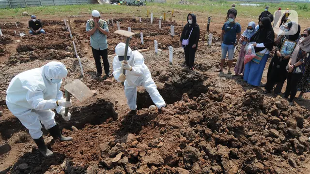FOTO: Pemakaman Korban COVID-19 di TPU Rorotan Alami Penurunan