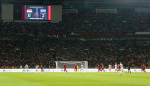 Suasana pertandingan Timnas Indonesia vs Argentina pada laga FIFA Matchday 2023 di Stadion Utama Gelora Bung Karno, Jakarta, Senin (19/6/2023). Skuad Garuda takluk dua gol tanpa balas. (Bola.com/Bagas Lazuardi)