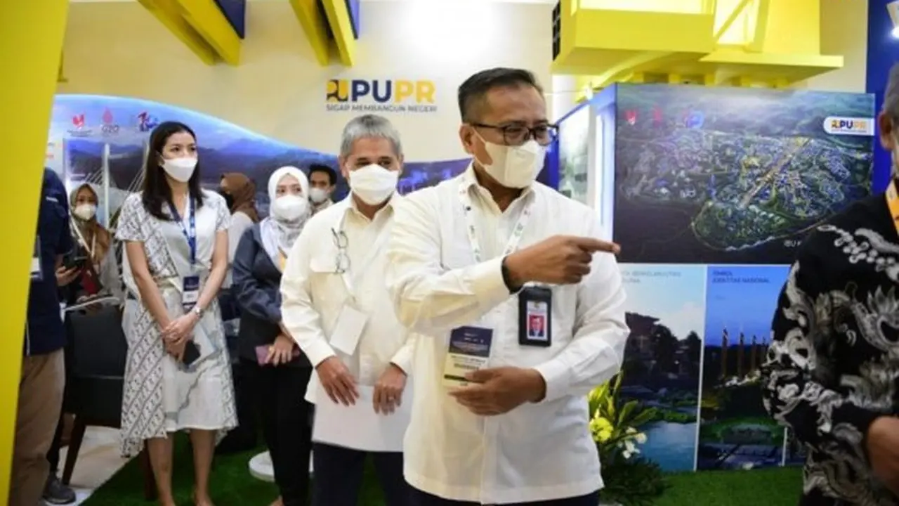 Sekretaris Jenderal Kementerian PUPR Mohammad Zainal Fatah saat membuka Temu Bisnis Tahap III bertajuk "Peran Rantai Pasok Dalam Negeri untuk Mendukung Gerakan Nasional Bangga Buatan Indonesia” di Jakarta, Senin (30/5/2022). (Dok Kementerian PUPR)