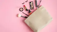 8 Pouch Makeup Estetik yang Bikin Koleksi Riasan Tetap Rapi saat Bepergian