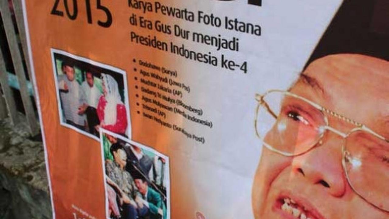 Melihat pameran foto Gus Dur saat menjadi Presiden