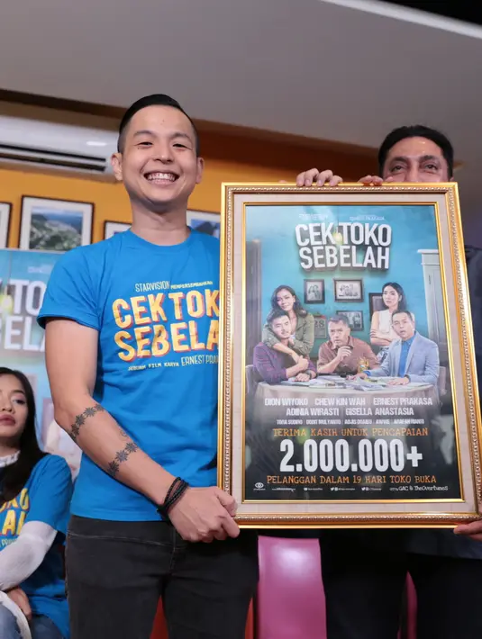 Sebuah janji diungkapkan oleh penulis skenario, sutradara dan pemeran itu. Apabila film keduanya ini bisa tembus diangka 2,5 juta, ia akan membuat kepalanya plontos. (Adrian Putra/Bintang.com)