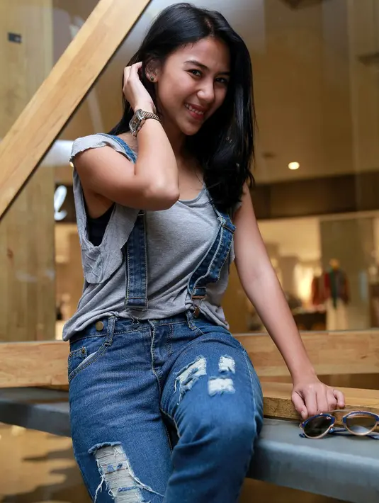 Tapi bukannya bersedih, Dinda malah berterima kasih dirinya bisa putus dari pacarnya. (Galih W. Satria/Bintang.com)