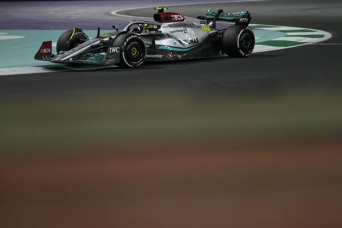 Foto: Menangi Duel Sengit Atas Charles Leclerc, Max Verstappen Jawara F1 GP Arab Saudi