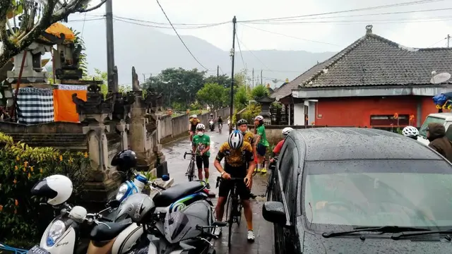 Bangkitkan Pariwisata Daerah, Kapolres Tabanan Kawal Jelajah Bali Bike
