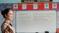 5 Model Baju Batik Kerja Guru Perempuan, Sopan dan Modis