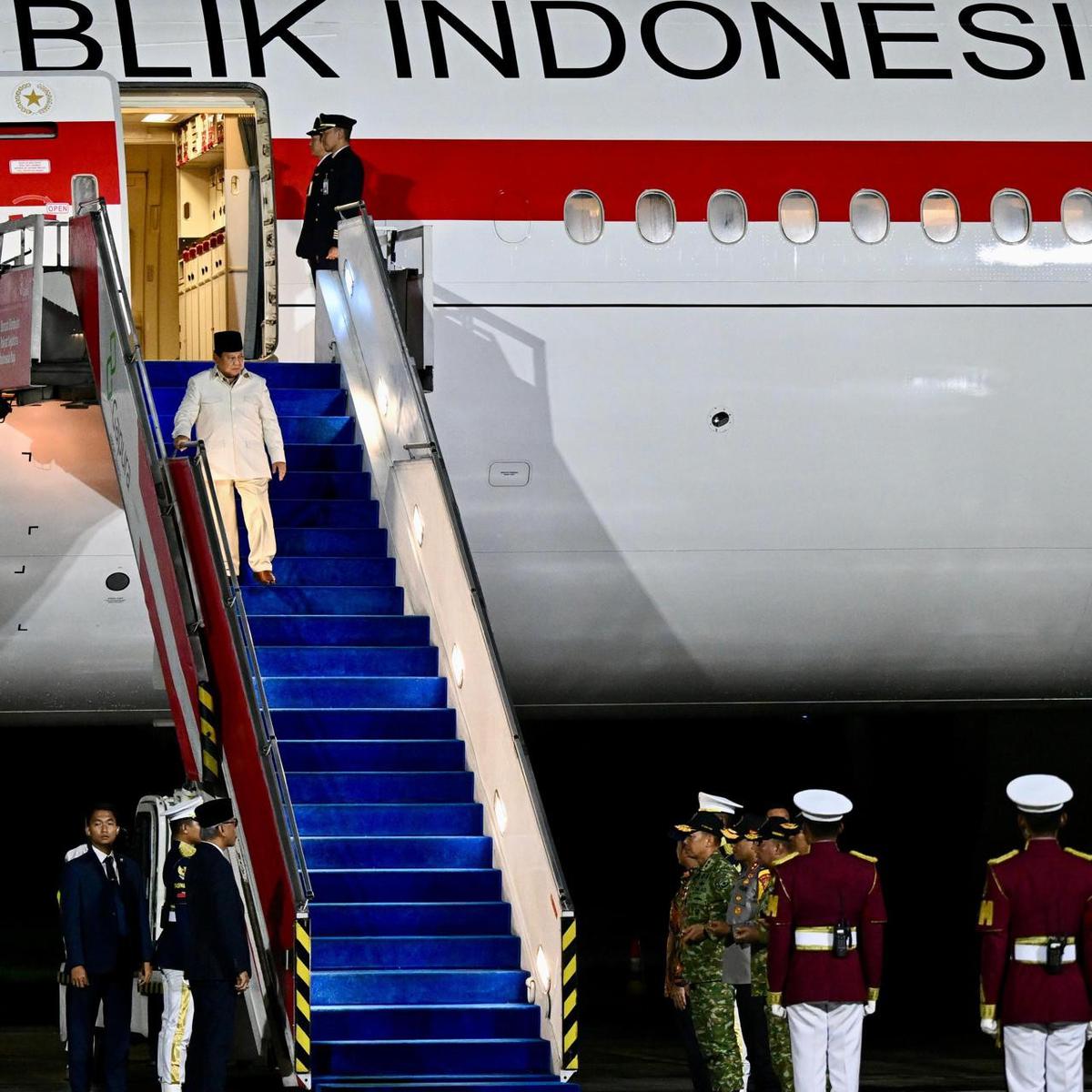 Presiden Prabowo Subianto Tiba di Tanah Air Usai Hadiri KTT APEC 2025 di Korea Selatan