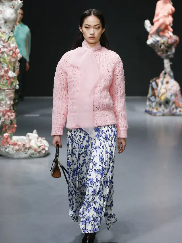 Paham Feminis Francesca DiMattio Jadi Inspirasi Tory Burch untuk Garap Koleksi Fall/Winter 2020