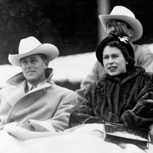 6 Potret Kenangan Pangeran Philip dan Ratu Elizabeth II Saat Muda, Gagah dan Berwibawa