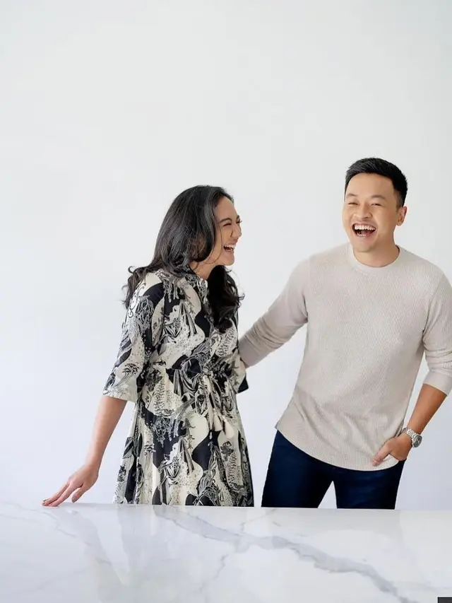 Jelang Menikah, Ini 6 Potret Prewedding Putri Tanjung dan Guinandra Jatikusumo