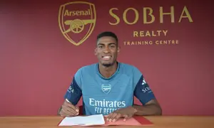 Cristhian Mosquera, rekrutan baru Arsenal dari Valencia di musim panas 2025. (Dok. www.arsenal.com)