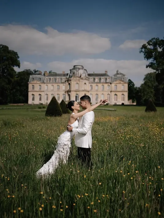 Alyssa Daguise dan Al Ghazali kembali bikin baper warganet dengan berbagi foto prewedding terbaru [@alyssadaguise]