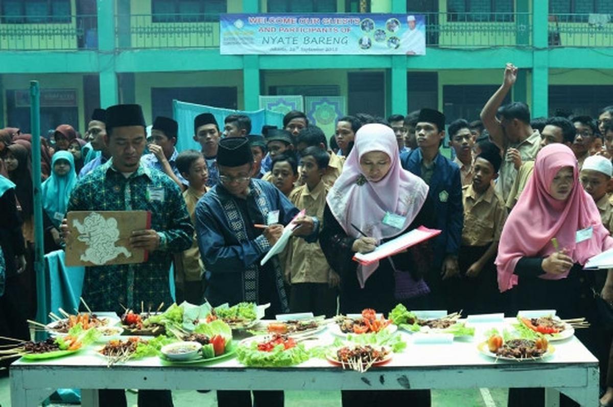 Nyate massal di Pondok Pesantren Asshiddiqiah