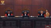 MK menggelar sidang sengketa Pileg 2024, Kamis (2/5/2024). (Foto: Tangkapan Layar Youtube Mahkamah Konstitusi)