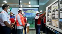 Menhub Budi Karya meniinjau proyek LRT di Dukuh Atas Jakarta. (Istimewa)