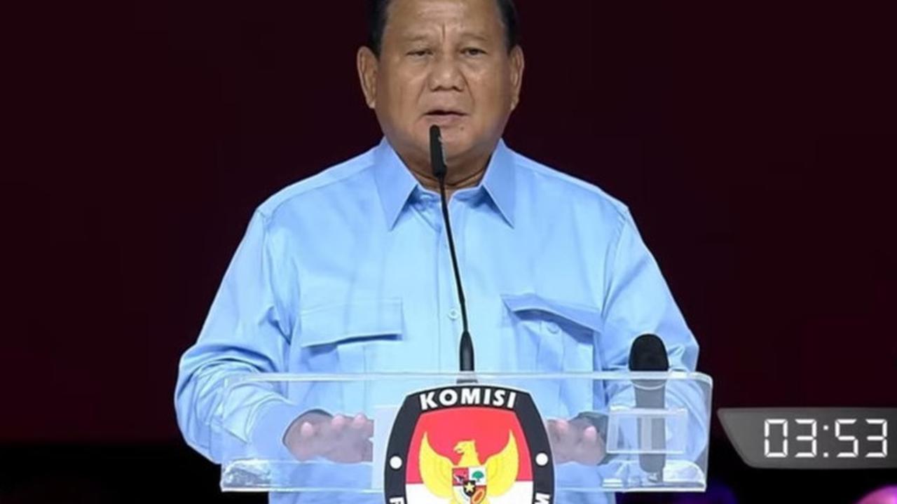Prabowo juga berjanji memperhatikan kesejahteraan para buruh, guru honorer, hingga aparat TNI Polri. Prabowo berjanji memperbaiki gaji mereka.<br>