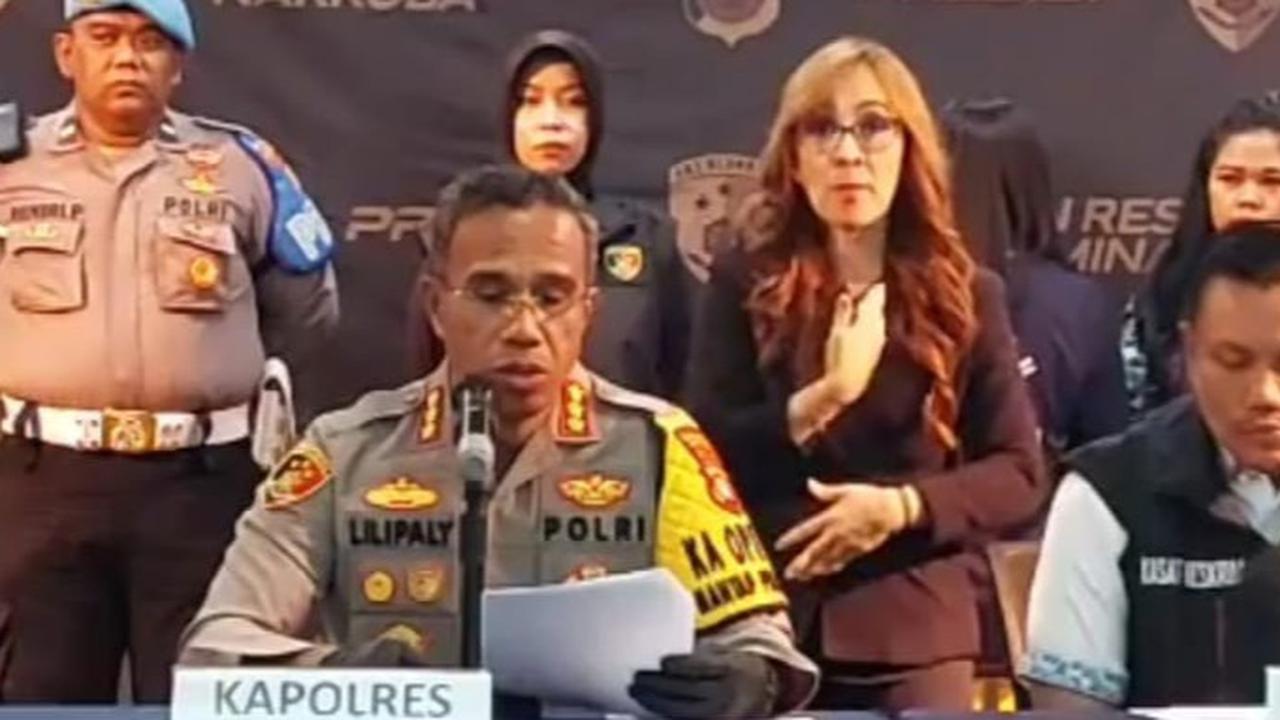 Kronologi Istri Panik Ketahuan Selingkuh Nekat Lindas dan Seret Suami