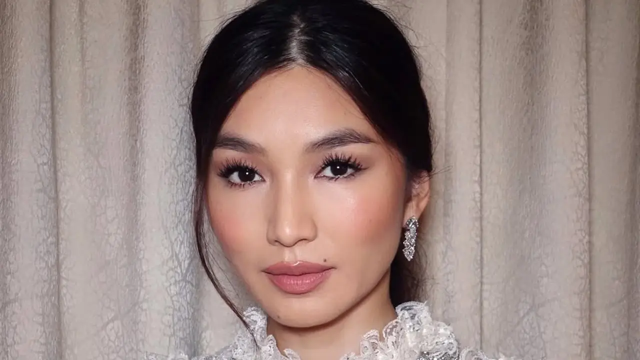 Intip Perhiasan Mewah Selebriti di Momen Red Carpet Akhir Tahun 2024, dari Elle Fanning hingga Gemma Chan