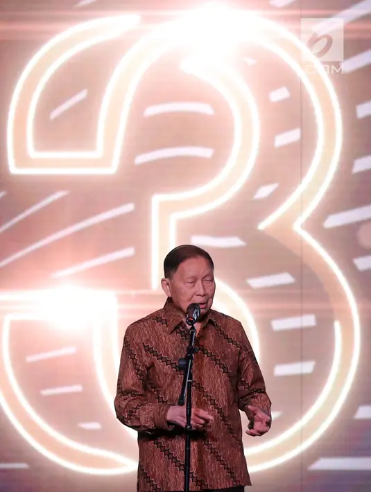 Pendiri Lippo Group Mochtar Riady memberi sambutan pada acara national tenant gathering dalam rangka ulang tahun ke-30, Lippo Malls di Senayan, Jakarta, Kamis (28/2). Kegiatan tersebut mengusung 3 DEKADE. (Liputan6.com/Fery Pradolo)