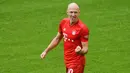 1. Arjen Robben - Mantan bintang Bayern Munchen ini memutuskan gantung sepatu pada akhir musim 2018-2019. Namun, sang pemain baru-baru ini memutuskan untuk kembali ke lapangan hijau untuk memperkuat klub profesional pertamanya, FC Groningen. (AFP/Christof Stache)