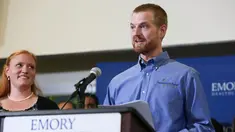 Dua warga Amerika Serikat yang Positif terinfeksi virus Ebola dinyatakan sembuh dari penyakit mematikan itu.