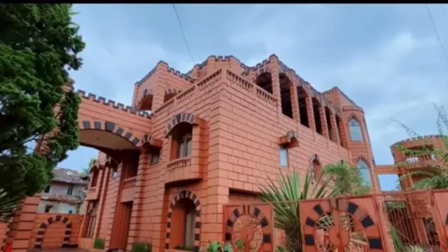 Rumah ibu Tasya Farasya seperti istana timur tengah